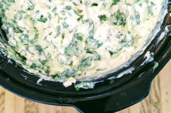 Slow cooker spinach artichoke dip